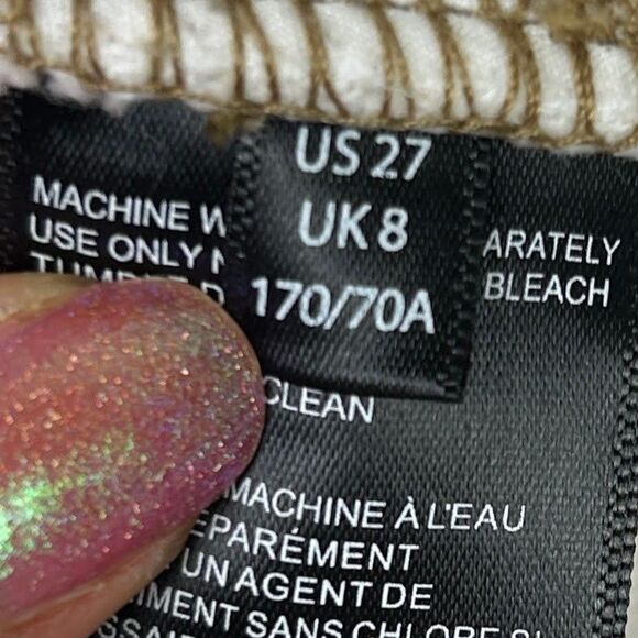 BDG Urban Outfitters High Rise Mom Jeans Distressed White Denim Tapered Leg 27 - Picture 13 of 16